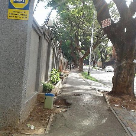 Royal Crown Guesthouse Johannesburg Exterior foto