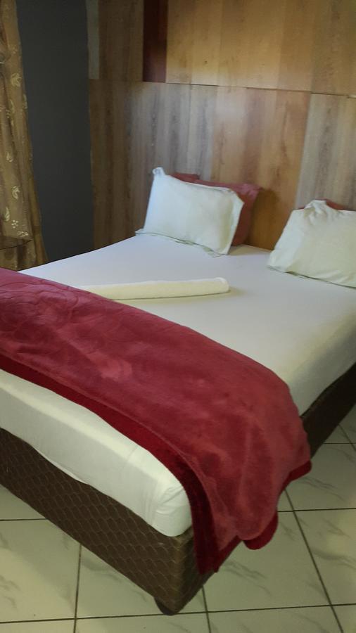 Royal Crown Guesthouse Johannesburg Exterior foto