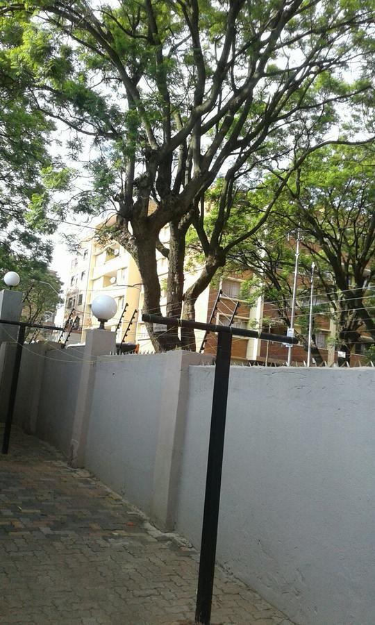 Royal Crown Guesthouse Johannesburg Exterior foto