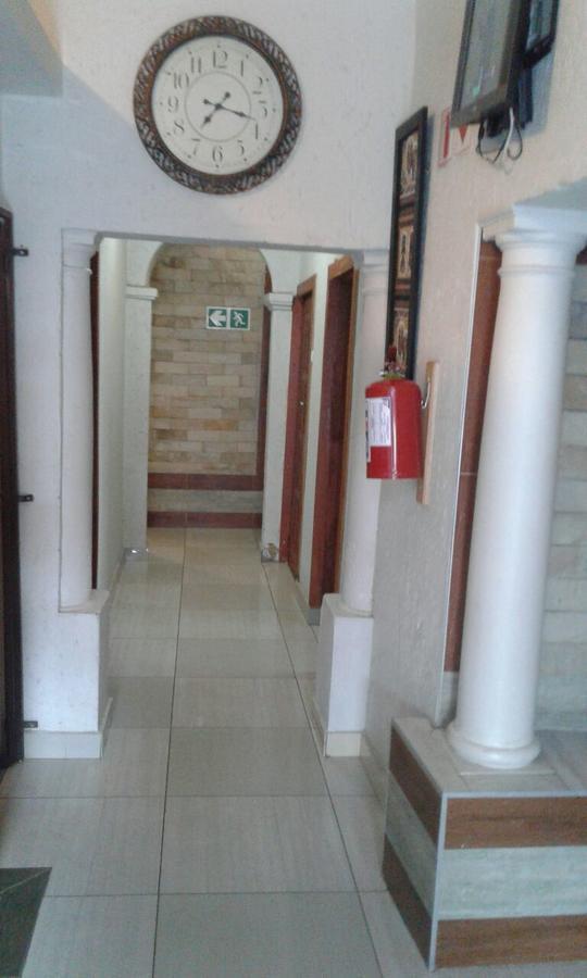 Royal Crown Guesthouse Johannesburg Exterior foto